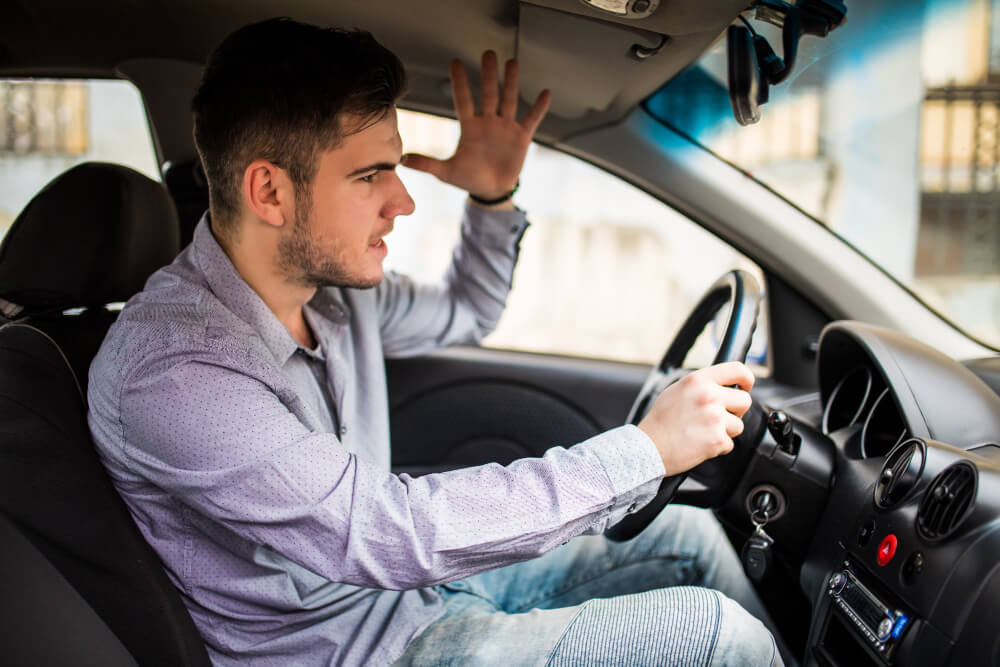 Proč je podzim nejzrádnější řidičské období a jak zvládnout náhlou ztrátu trakce? Neorganizovane naradi 1